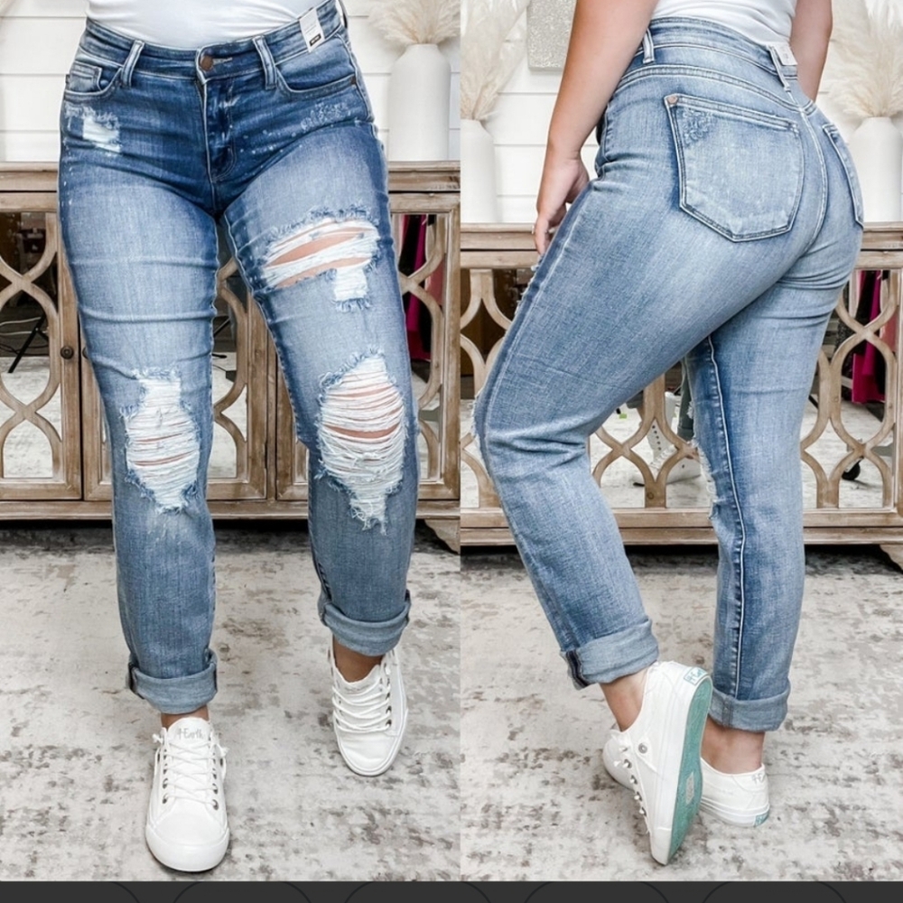 Judy Blue Mid Rise Distressed Bleach Splatter Boyfriend Jeans JB82169